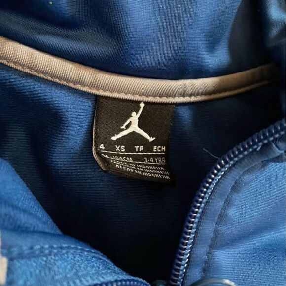 Boys Jordan zip up & sweatpants size 3/4T kids toddler. Small spots on pants - Picture 2 of 5